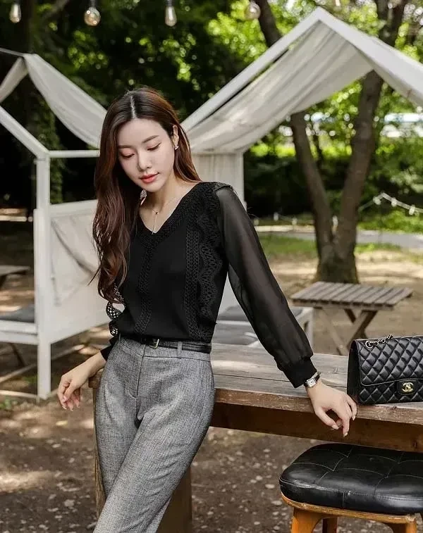 Gái xinh mặc váy che mặt duyên dáng và thu hút ánh nhìn.