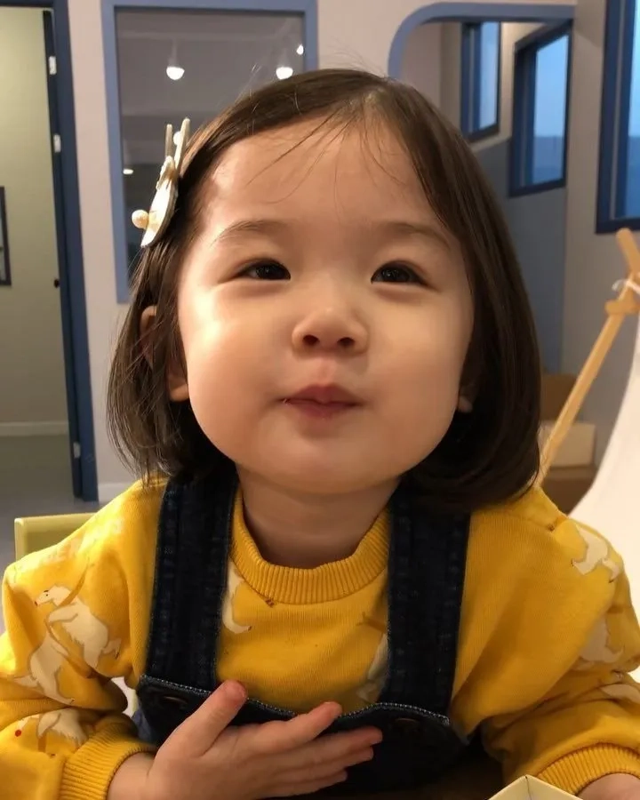Đáng yêu avatar em bé cute giúp bạn thêm phần dễ thương