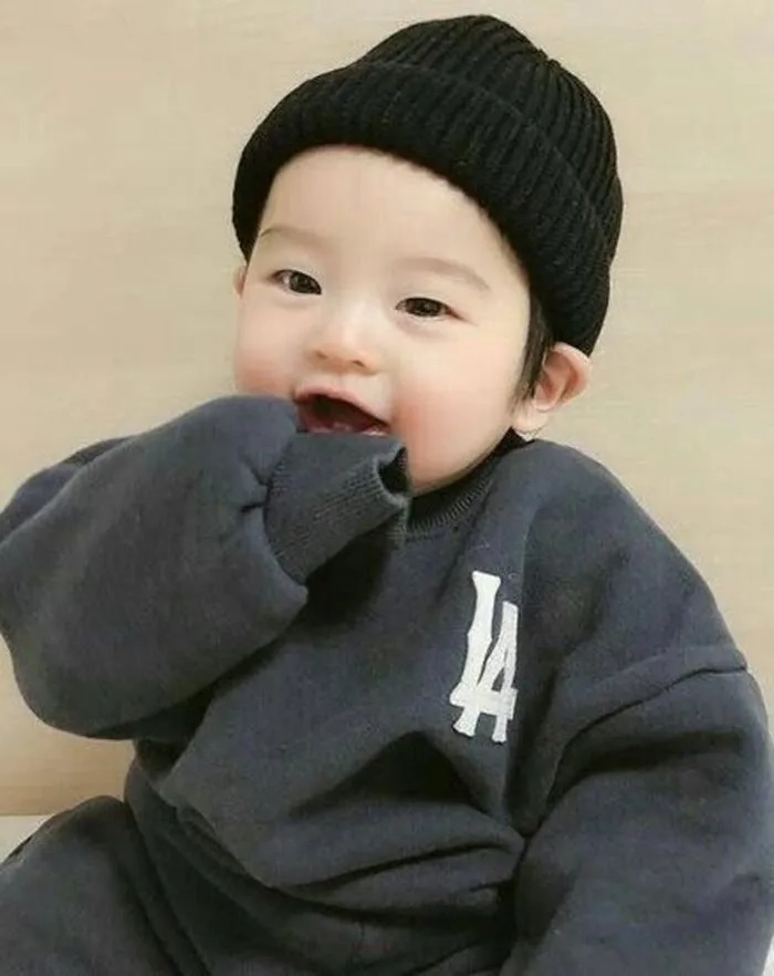Ảnh avatar em bé cute mang lại sự vui nhộn và thân thiện