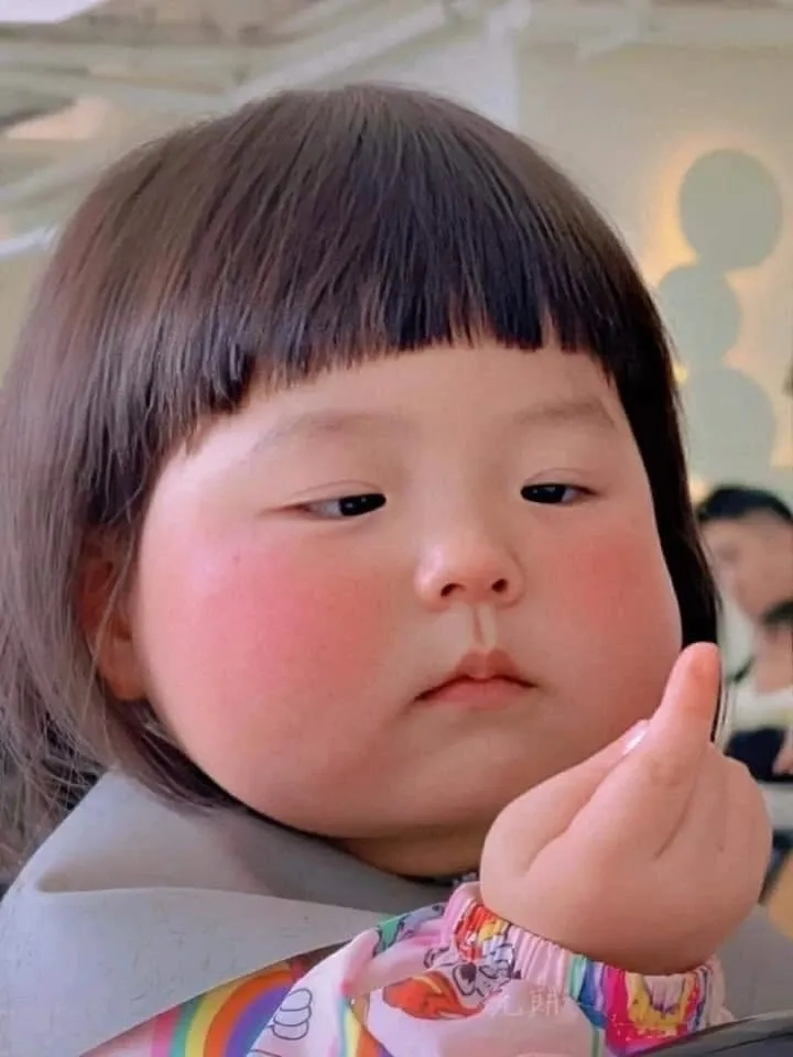 Tải hình nền em bé dễ thương để làm mới giao diện của bạn