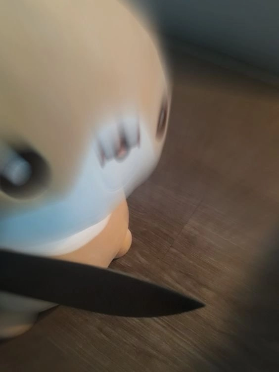 Meme cheems cầm súng sẽ khiến bạn phải bật cười vì sự dễ thương bất ngờ.