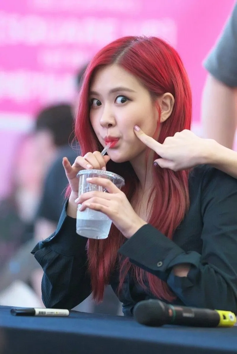 Meme jennie dìm vui nhộn, khó cưỡng lại sự hài hước.